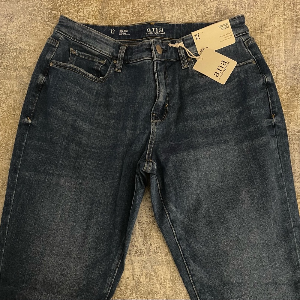 🌾SALE🌾a.n.a skinny jeans - Picture 2 of 7